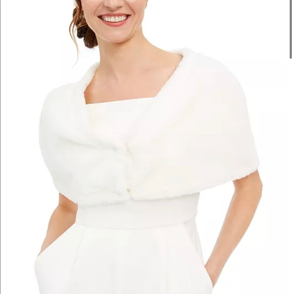 NWT CD9R1L05 Calvin Klein Faux Fur Shrug Small